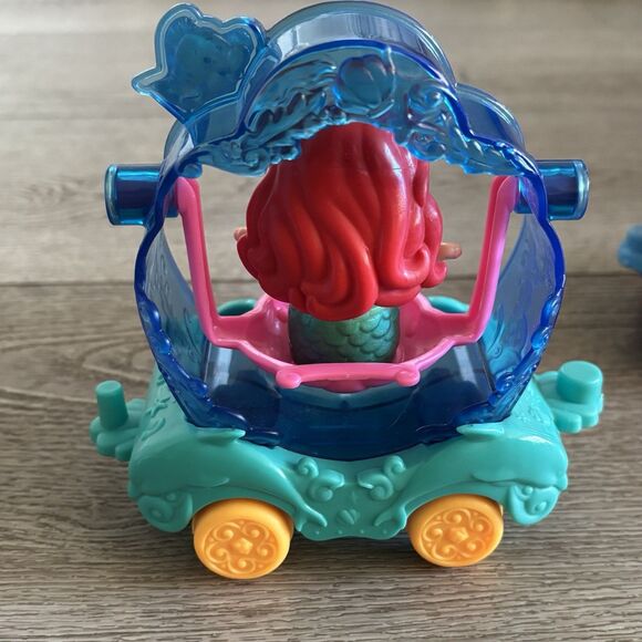 Fisher Price Little People 4 Disney Parade Floats And 8 Disney Figures - Picture 6 of 11